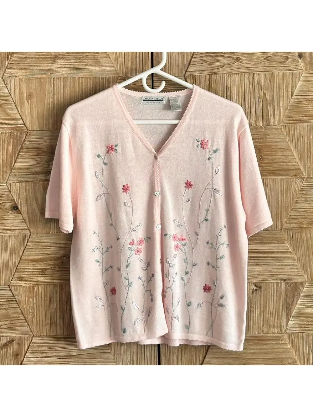 Carolyn Taylor Women's Pink Button Up Top Size L Floral Embroidered - Picture 1 of 6
